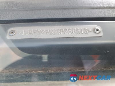 Zdjęcie 13 z 13 samochodu: 1995 JEEP WRANGLER / YJ SE VIN:1J4FY29S2SP258513 - miniatura