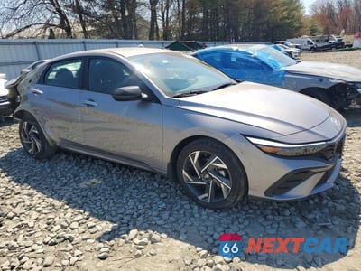 Czwarte zdjęcie samochodu z boku: 2025 HYUNDAI ELANTRA SEL SPORT VIN:KMHLM4DG7SU885742 - miniatura
