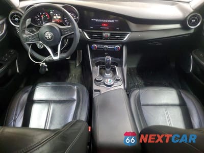 Zdjęcie 8 z 12 samochodu: 2017 ALFA ROMEO GIULIA VIN:ZARFAEBN6H7551961 - miniatura