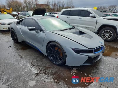 Czwarte zdjęcie samochodu z boku: 2016 BMW I8 VIN:WBY2Z2C54GV675895 - miniatura