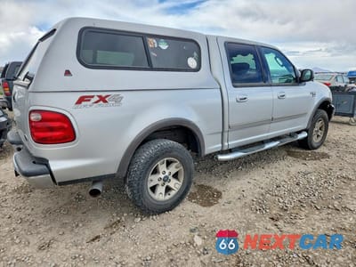 Trzecie zdjęcie samochodu z tyłu: 2003 FORD F150 SUPERCREW VIN:1FTRW08L43KD84233 - miniatura