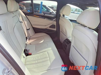 Zdjęcie 10 z 12 samochodu: 2019 BMW 530E VIN:WBAJA9C53KB391730 - miniatura
