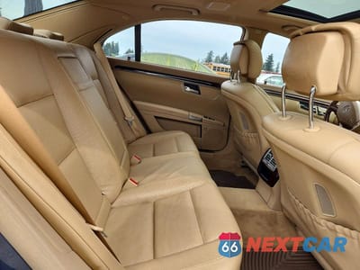 Zdjęcie 10 z 12 samochodu: 2010 MERCEDES-BENZ S 550 VIN:WDDNG7BB6AA334351 - miniatura