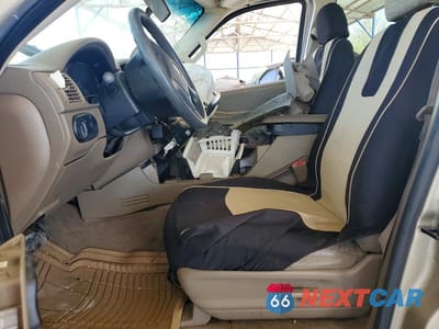 Zdjęcie 7 z 12 samochodu: 2002 FORD EXPLORER XLS VIN:1FMZU62K62UD18466 - miniatura