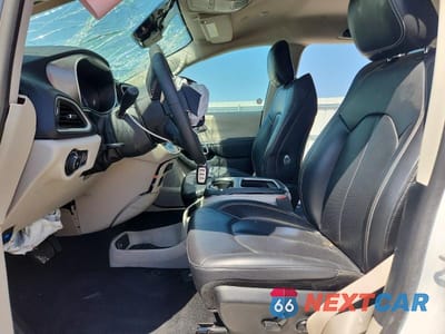 Zdjęcie 7 z 14 samochodu: 2023 CHRYSLER PACIFICA TOURING L VIN:2C4RC1BG7PR605776 - miniatura