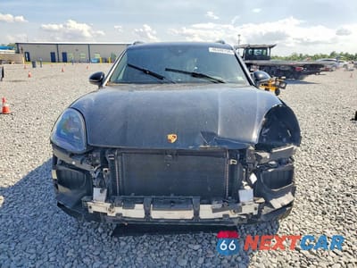 Piąte zdjęcie samochodu w środku: 2019 PORSCHE CAYENNE S VIN:WP1AB2AYXKDA63339 - miniatura