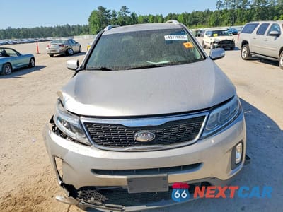 Piąte zdjęcie samochodu w środku: 2014 KIA SORENTO LX VIN:5XYKT3A60EG474164 - miniatura