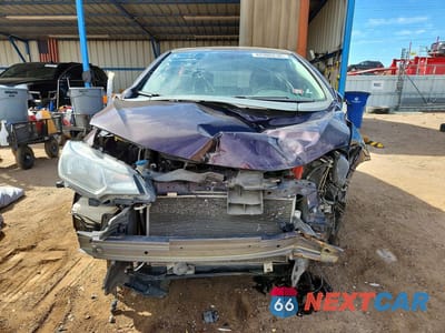 Piąte zdjęcie samochodu w środku: 2015 HONDA FIT EX VIN:3HGGK5H84FM774405 - miniatura