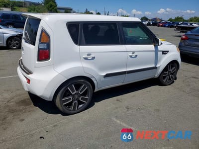 Trzecie zdjęcie samochodu z tyłu: 2011 KIA SOUL + VIN:KNDJT2A28B7264262 - miniatura
