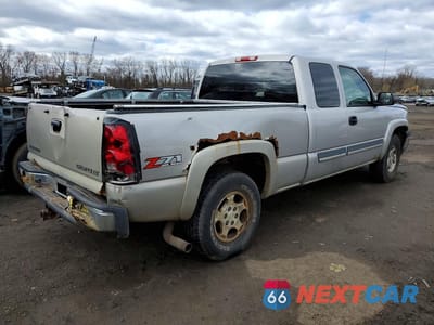 Trzecie zdjęcie samochodu z tyłu: 2004 CHEVROLET SILVERADO K1500 VIN:2GCEK19T341146471 - miniatura
