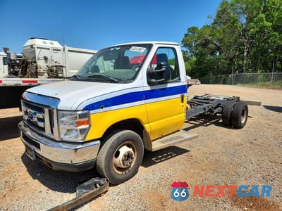 2018 FORD E450 TRUCK CAB AND CHASSIS 1FDXE4FS9JDC23210 - główne zdjęcie licytacji z USA - miniatura
