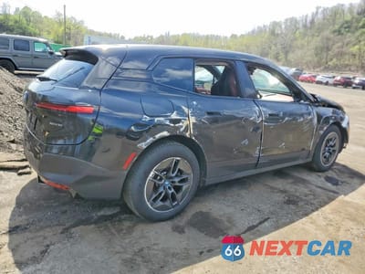 Trzecie zdjęcie samochodu z tyłu: 2024 BMW IX XDRIVE50 VIN:WB523CF02RCP02773 - miniatura