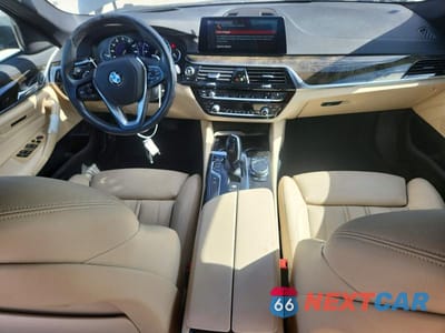 Zdjęcie 8 z 13 samochodu: 2019 BMW 540 I VIN:WBAJE5C5XKWE66061 - miniatura