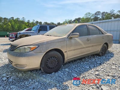 2002 TOYOTA CAMRY LE 4T1BE32K32U035939 - główne zdjęcie licytacji z USA - miniatura