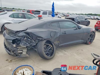 Trzecie zdjęcie samochodu z tyłu: 2018 CHEVROLET CAMARO LT VIN:1G1FB1RS9J0149046 - miniatura