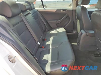 Zdjęcie 10 z 11 samochodu: 2018 VOLKSWAGEN JETTA SE VIN:3VWDB7AJ8JM261707 - miniatura