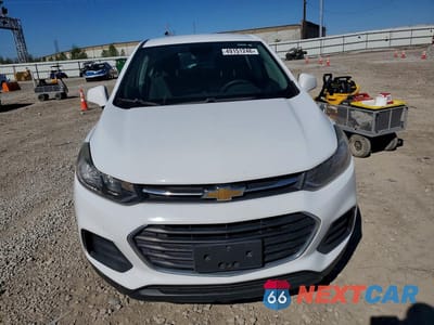Piąte zdjęcie samochodu w środku: 2018 CHEVROLET TRAX LS VIN:KL7CJNSB3JB549233 - miniatura