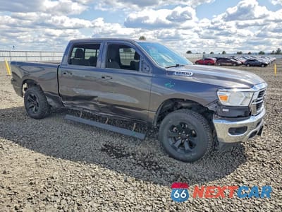 Czwarte zdjęcie samochodu z boku: 2020 RAM 1500 BIG HORN VIN:1C6SRFMT2LN380933 - miniatura
