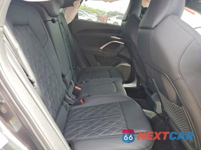 Zdjęcie 11 z 13 samochodu: 2025 AUDI SQ5 SPORTBACK PREMIUM PLUS VIN:WA1B5AGU8S2099824 - miniatura