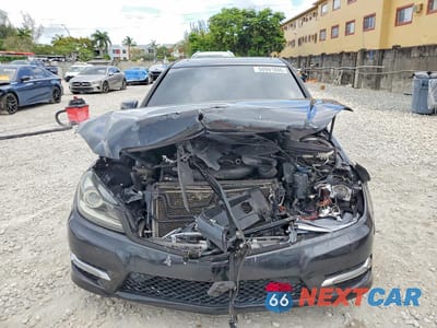 Piąte zdjęcie samochodu w środku: 2012 MERCEDES-BENZ C 250 VIN:WDDGF4HB2CA621934 - miniatura