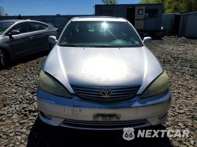 Piąte zdjęcie samochodu w środku: 2005 TOYOTA CAMRY XLE V6 VIN:4T1BF30K05U594076 - miniatura