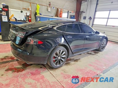 Trzecie zdjęcie samochodu z tyłu: 2016 TESLA MODEL S VIN:5YJSA1E43GF123908 - miniatura