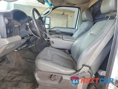 Zdjęcie 7 z 12 samochodu: 2005 FORD F350 SRW SUPER DUTY VIN:1FTWF30Y55EC72652 - miniatura