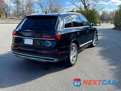 Czwarte zdjęcie samochodu z boku: 2020 AUDI Q7 PREMIUM VIN:WA1AXAF79LD005957 - miniatura
