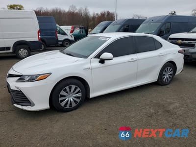 2021 TOYOTA CAMRY HYBRID LE 4T1C31AKXMU556286 - główne zdjęcie licytacji z USA - miniatura