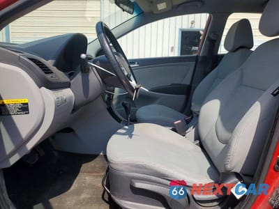Zdjęcie 7 z 12 samochodu: 2013 HYUNDAI ACCENT SE VIN:KMHCU5AE5DU069351 - miniatura