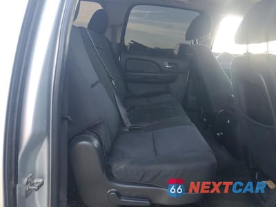 Zdjęcie 11 z 13 samochodu: 2013 CHEVROLET SUBURBAN C1500 LS VIN:1GNSCHE09DR101828 - miniatura