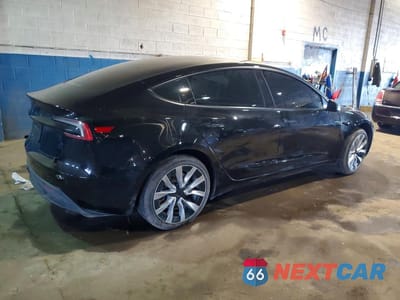 Trzecie zdjęcie samochodu z tyłu: 2025 TESLA MODEL 3 VIN:5YJ3E1EA7SF047018 - miniatura
