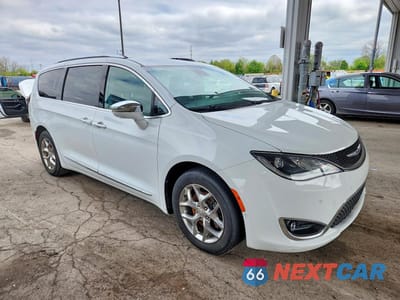 Czwarte zdjęcie samochodu z boku: 2018 CHRYSLER PACIFICA LIMITED VIN:2C4RC1GG1JR226241 - miniatura