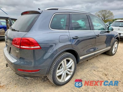 Trzecie zdjęcie samochodu z tyłu: 2012 VOLKSWAGEN TOUAREG V6 VIN:WVGEF9BPXCD009638 - miniatura
