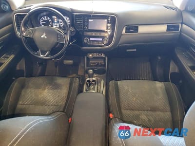 Zdjęcie 8 z 12 samochodu: 2016 MITSUBISHI OUTLANDER SE VIN:JA4AZ3A39GZ006805 - miniatura
