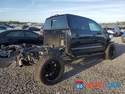 Trzecie zdjęcie samochodu z tyłu: 2024 NISSAN TITAN SV VIN:1N6AA1ED0RN100146 - miniatura