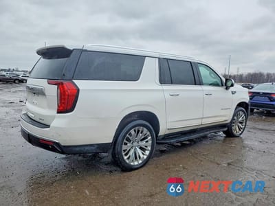 Trzecie zdjęcie samochodu z tyłu: 2021 GMC YUKON XL K1500 SLT VIN:1GKS2GKD8MR144963 - miniatura