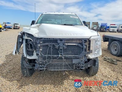 Piąte zdjęcie samochodu w środku: 2025 FORD F450 SUPER DUTY VIN:1FT8W4DM6SEC09187 - miniatura