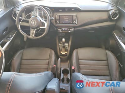 Zdjęcie 8 z 12 samochodu: 2019 NISSAN KICKS SR VIN:3N1CP5CUXKL561593 - miniatura