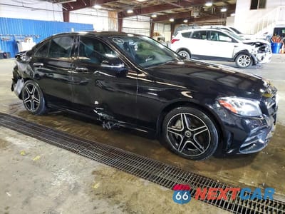 Czwarte zdjęcie samochodu z boku: 2019 MERCEDES-BENZ C 300 4MATIC VIN:55SWF8EB4KU307420 - miniatura