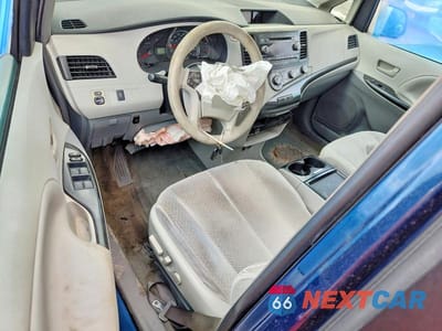 Zdjęcie 8 z 14 samochodu: 2011 TOYOTA SIENNA LE VIN:5TDKK3DCXBS148309 - miniatura