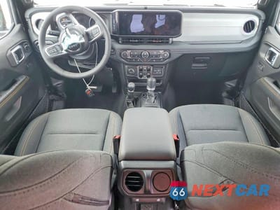 Zdjęcie 8 z 11 samochodu: 2026 JEEP WRANGLER SAHARA VIN:1C4PJXEG3TW246620 - miniatura