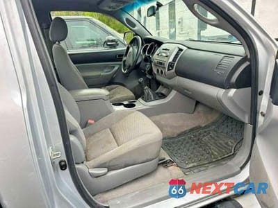 Zdjęcie 9 z 11 samochodu: 2007 TOYOTA TACOMA BASE VIN:5TEPX42N57Z395037 - miniatura