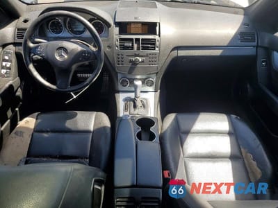 Zdjęcie 8 z 12 samochodu: 2011 MERCEDES-BENZ C 300 VIN:WDDGF5EB4BR168569 - miniatura