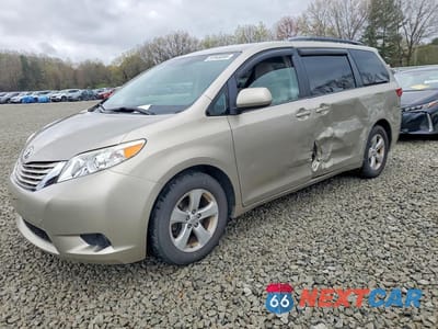 2015 TOYOTA SIENNA LE 5TDKK3DC2FS669241 - główne zdjęcie licytacji z USA - miniatura
