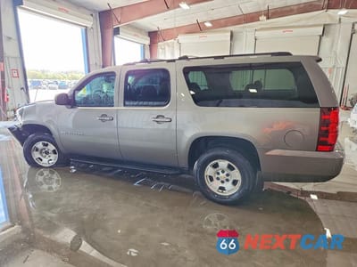 Drugie zdjęcie samochodu z przodu: 2009 CHEVROLET SUBURBAN K1500 LT VIN:1GNFK26339R157622 - miniatura