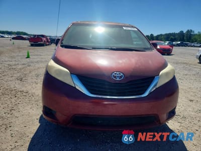 Piąte zdjęcie samochodu w środku: 2011 TOYOTA SIENNA LE 8-PASSENGER VIN:5TDKA3DC9BS006343 - miniatura