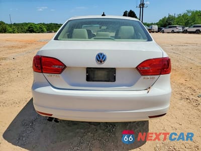 Zdjęcie 6 z 12 samochodu: 2013 VOLKSWAGEN JETTA SE VIN:3VWBX7AJ7DM404823 - miniatura