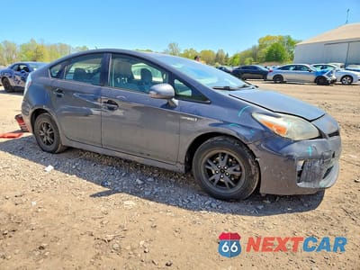 Czwarte zdjęcie samochodu z boku: 2015 TOYOTA PRIUS TWO VIN:JTDKN3DU7F0478756 - miniatura