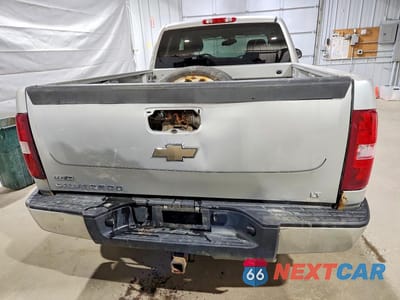 Zdjęcie 6 z 12 samochodu: 2010 CHEVROLET SILVERADO K1500 LT VIN:1GCSKSE3XAZ264213 - miniatura
